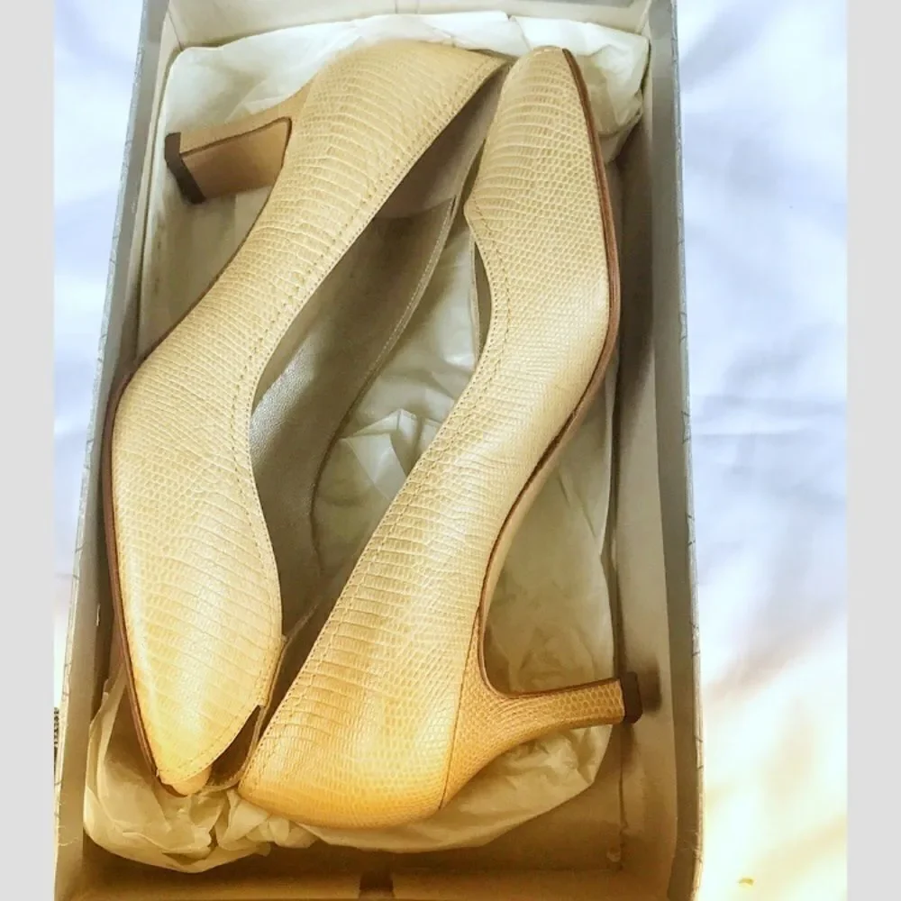PETER KAISER PEEP TOE LEATHER SHOES.  NEW